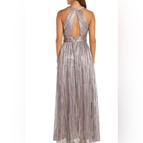 Plus Dress - Picture 5 of 8